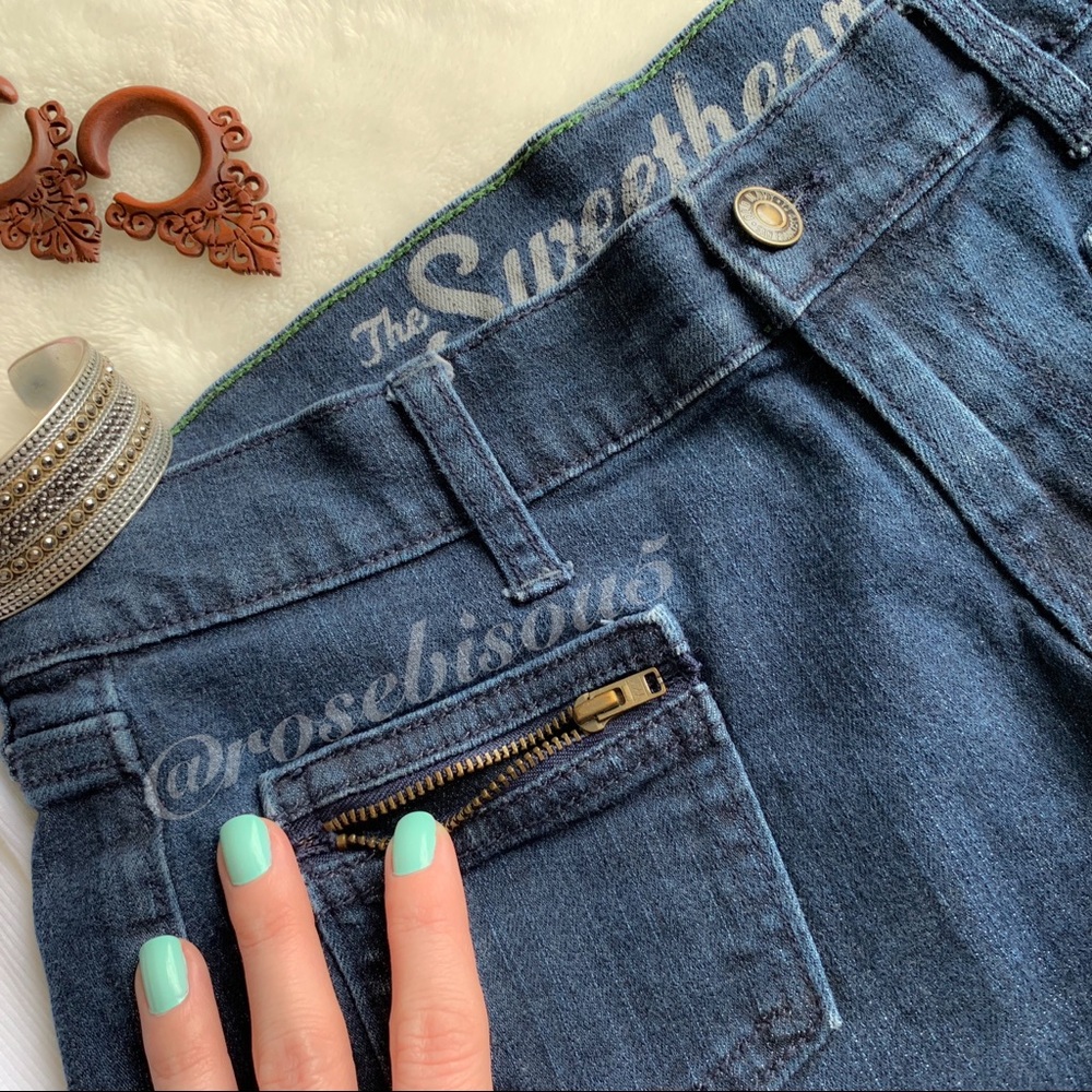 🆕{OLD NAVY} Sweetheart mid-rise dark denim shorts - Picture 4 of 7